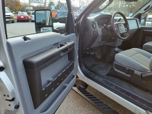 Used 2011 Ford F250 XL w/ PWR Equipment Group image 12