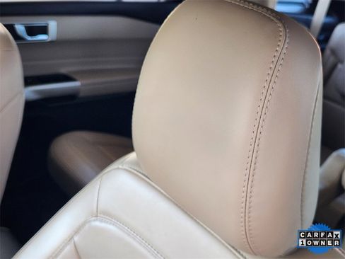 Used 2022 Ford Explorer XLT w/ Equipment Group 202A image 17