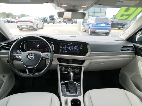 Used 2019 Volkswagen Jetta SEL image 18