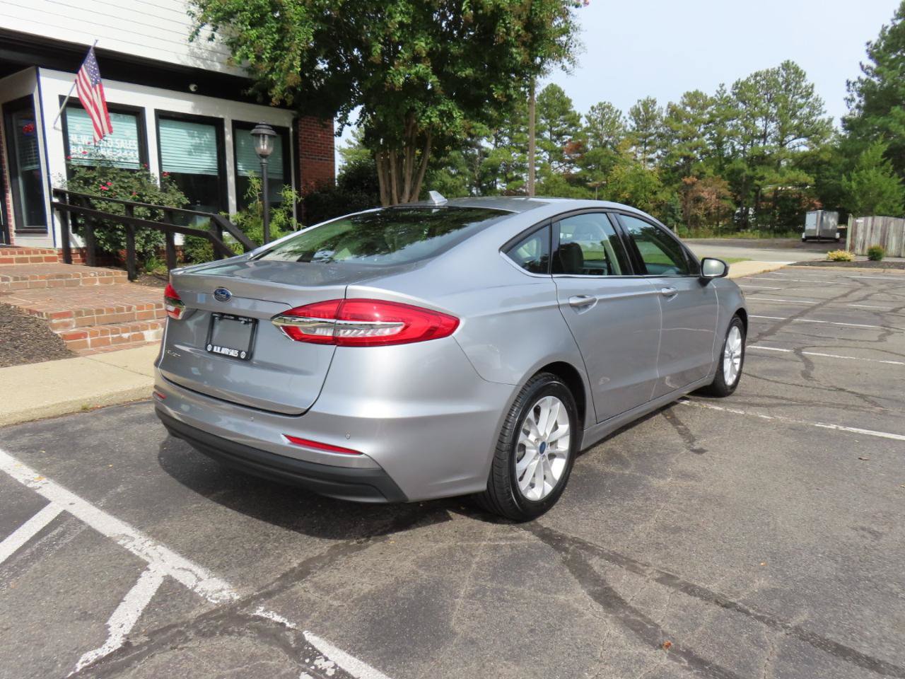 Used 2020 Ford Fusion SE FWD image 7