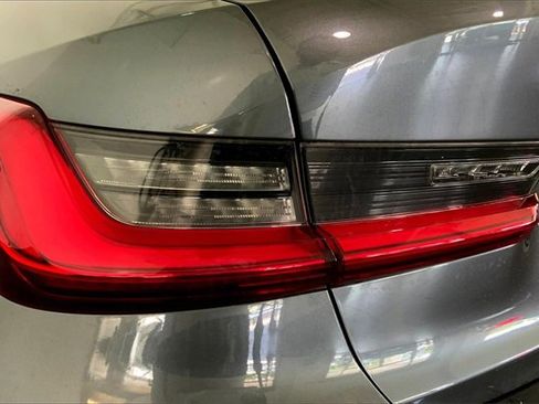 Used 2019 BMW 330i Sedan w/ Convenience Package image 28