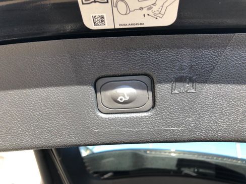 Used 2017 Ford Edge Sport w/ Technology Package image 32