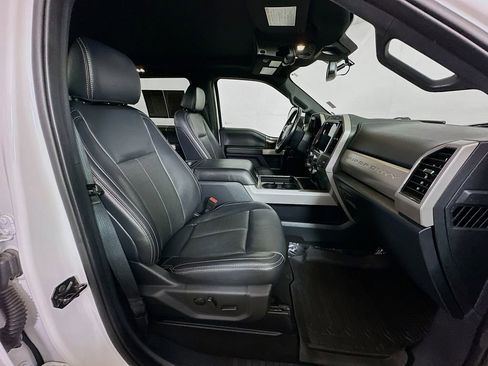 Used 2022 Ford F250 Lariat w/ Lariat Ultimate Package image 11