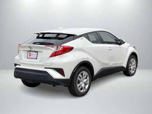 Used 2020 Toyota C-HR LE FWD image 5