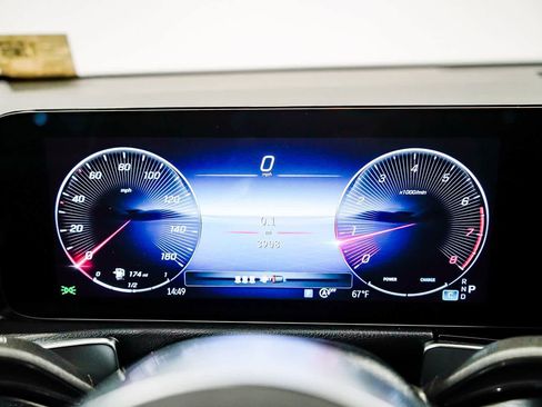 Used 2026 Mercedes-Benz GLB 250 image 25