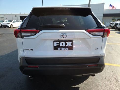 Used 2022 Toyota RAV4 LE image 6