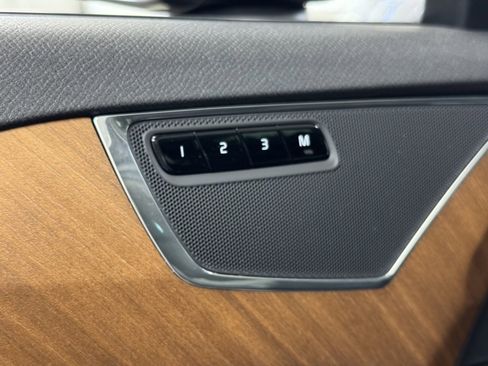 Used 2024 Volvo XC90 B5 Plus image 11