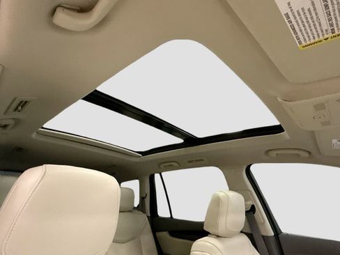 Used 2023 Cadillac XT6 Premium Luxury w/ Technology Package image 17