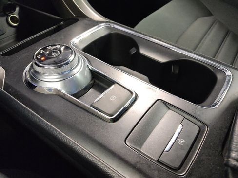 Used 2019 Ford Fusion SE FWD image 26