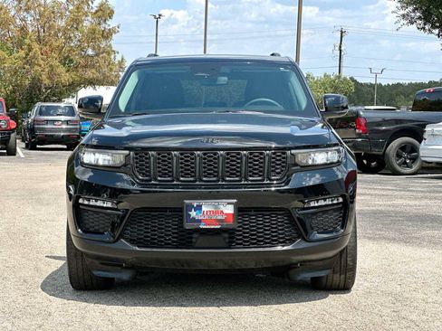 Used 2023 Jeep Grand Cherokee Limited w/ Black Appearance Package AWD/4WD image 10
