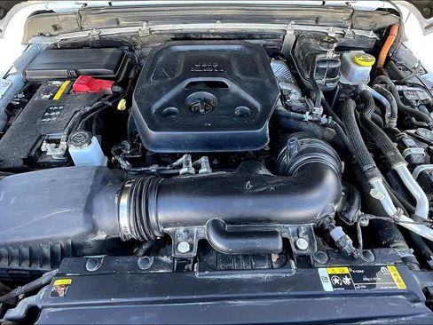 Used 2024 Jeep Wrangler Unlimited image 30