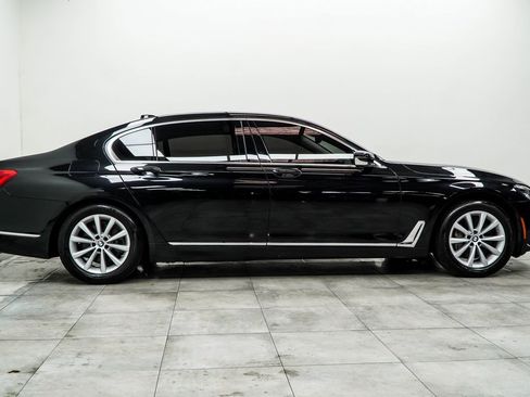 Used 2019 BMW 750i xDrive w/ Executive Package image 10