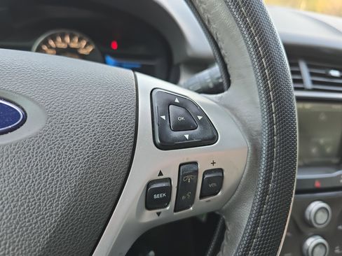 Used 2013 Ford Edge SEL image 18