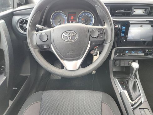 Used 2017 Toyota Corolla LE image 10