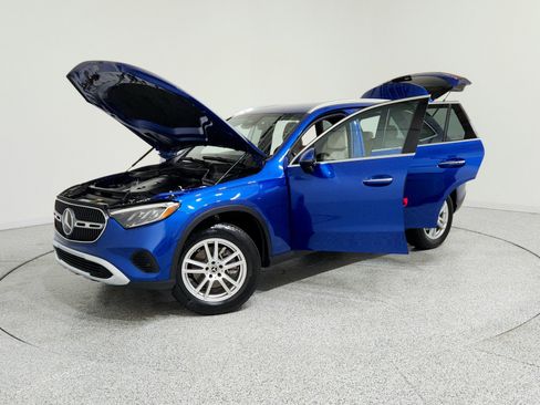 Certified 2025 Mercedes-Benz GLC 300 image 6