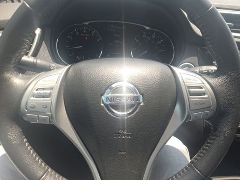 Used 2015 Nissan Rogue SL w/ SL Premium Package FWD image 7