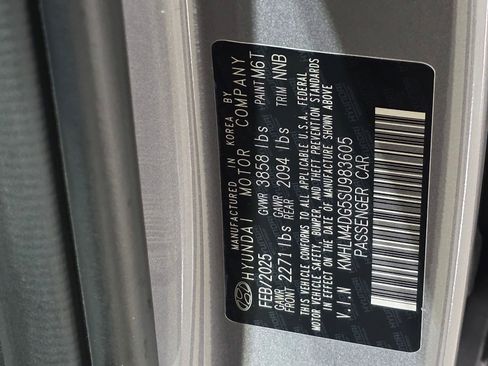 Certified 2025 Hyundai Elantra Sport image 34