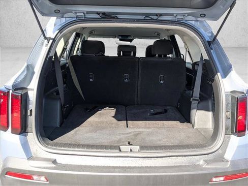 Used 2023 Kia Sorento LX image 8