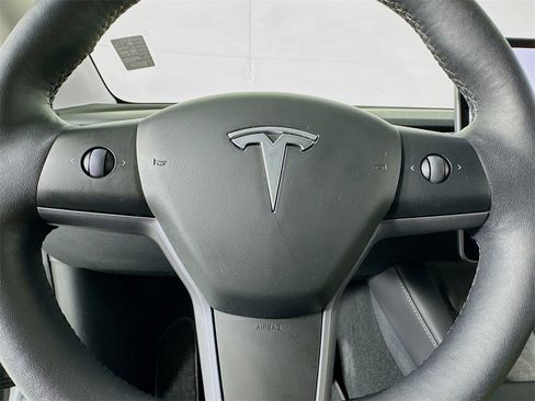 Used 2023 Tesla Model Y 2WD image 58
