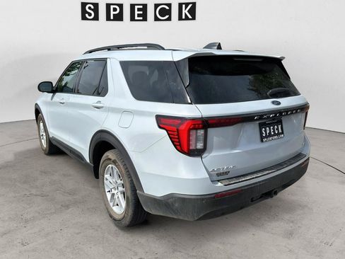 Used 2026 Ford Explorer Active AWD/4WD image 3