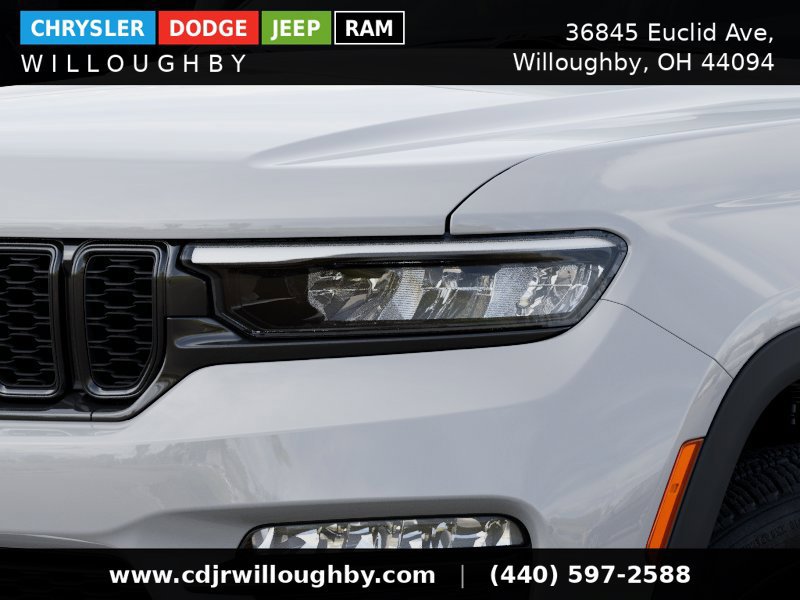 New 2025 Jeep Grand Cherokee Limited w/ Black Appearance Package AWD/4WD image 12