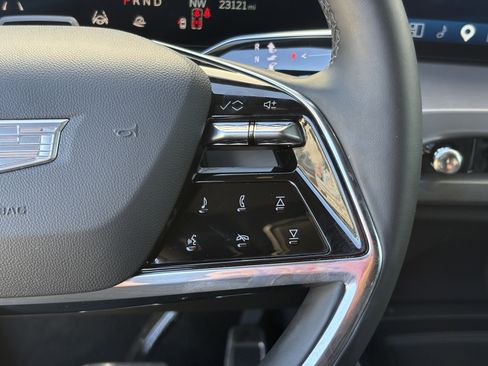 Used 2026 Cadillac Vistiq Luxury AWD/4WD image 21