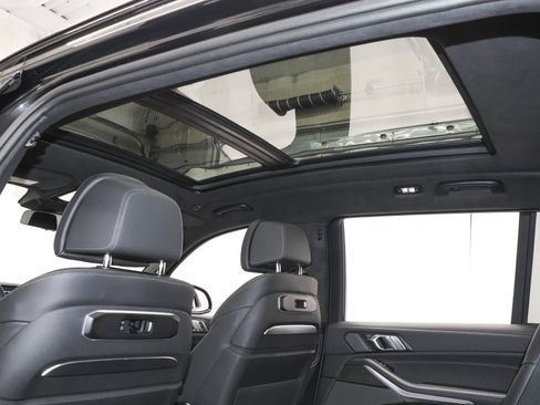 Used 2026 BMW X7 M60i image 23
