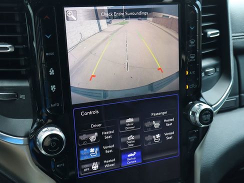 Used 2019 RAM 1500 Laramie AWD/4WD image 8