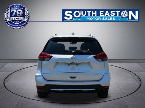 Used 2019 Nissan Rogue SV AWD/4WD image 4
