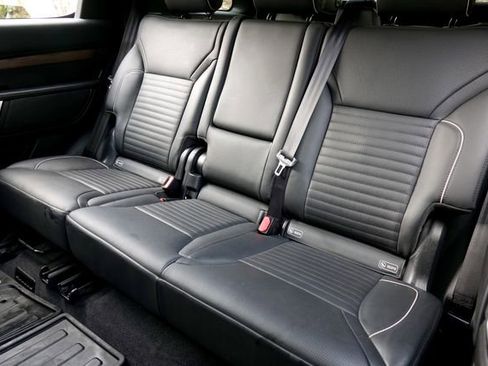 Used 2017 Land Rover Discovery HSE Luxury image 14