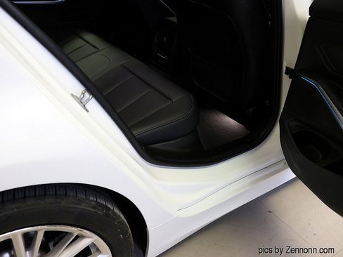 Certified 2023 BMW 330e xDrive w/ Premium Package image 31