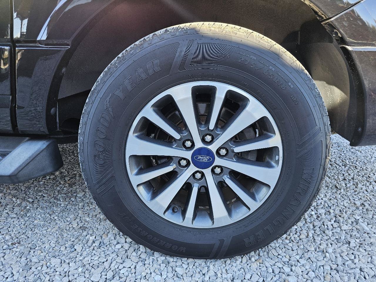 Used 2017 Ford Expedition EL XLT w/ Equipment Group 202A AWD/4WD image 86