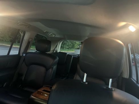 Used 2021 Nissan Armada SL w/ Captain's Chairs Package AWD/4WD image 12