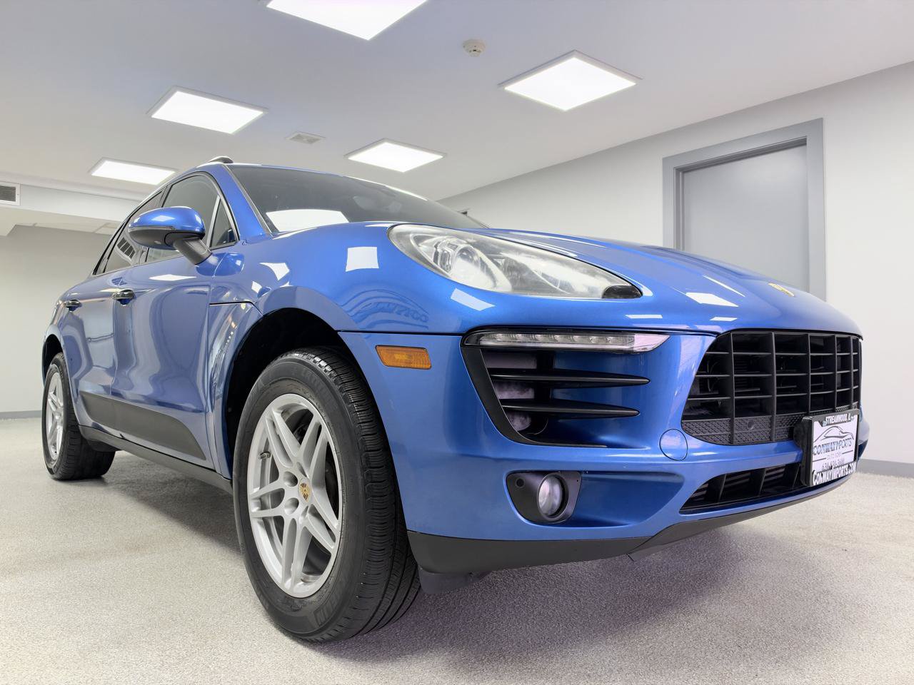 Used 2017 Porsche Macan AWD/4WD image 4