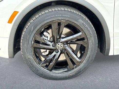 Used 2023 Volkswagen Tiguan SE R-Line FWD image 19