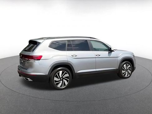 Used 2024 Volkswagen Atlas SE AWD/4WD image 15