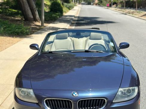 Used 2005 BMW Z4 2.5i RWD image 11