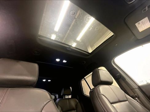 Used 2023 Chevrolet Traverse RS w/ LPO, Floor Liner Package AWD/4WD image 28