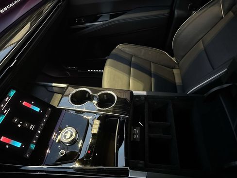Used 2025 Cadillac Escalade Sport AWD/4WD image 24