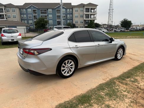 Used 2023 Toyota Camry LE FWD image 5