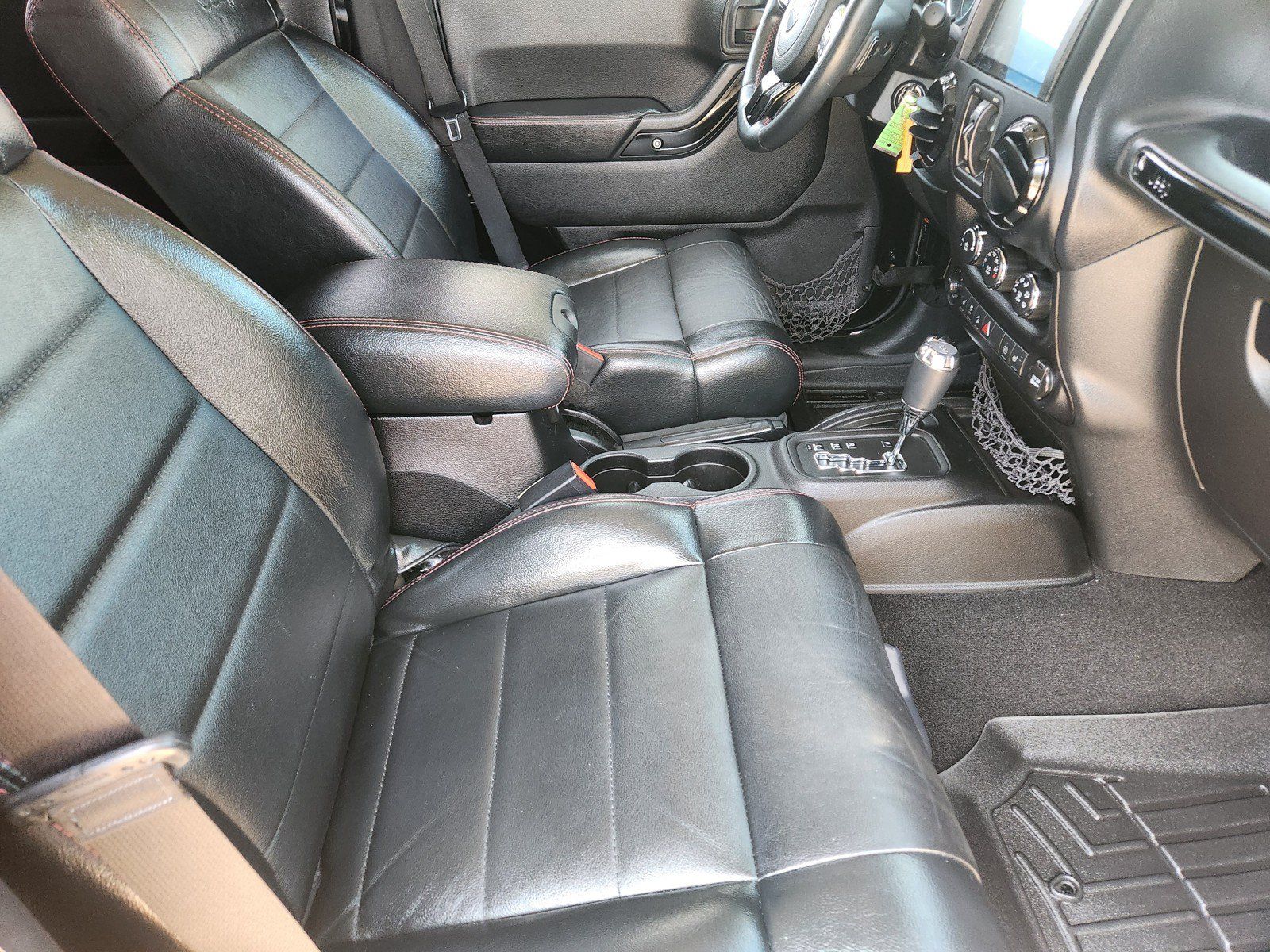 Used 2012 Jeep Wrangler Unlimited Sahara AWD/4WD image 10