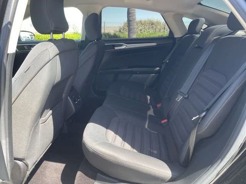 Used 2017 Ford Fusion SE w/ Fusion SE Technology Package FWD image 24