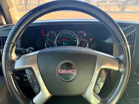 Used 2018 GMC Savana 2500 w/ Driver Convenience Package image 16
