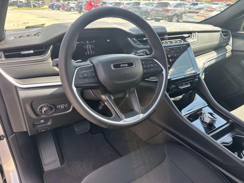 New 2026 Jeep Grand Cherokee Laredo RWD image 17