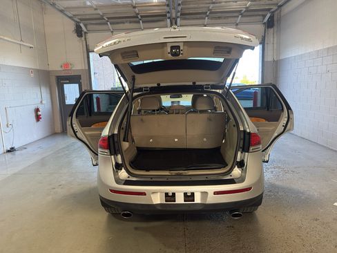 Used 2015 Lincoln MKX AWD w/ Equipment Group 102A image 13