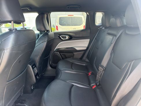 Used 2025 Jeep Compass Limited AWD/4WD image 12
