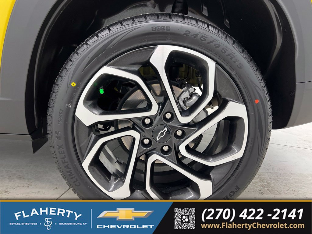 Used 2024 Chevrolet Trax RS w/ Driver Confidence Package FWD image 19