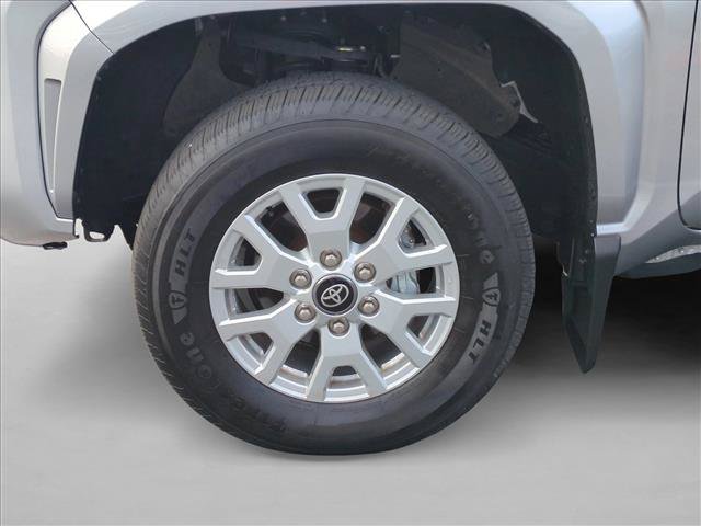 Used 2025 Toyota Tacoma SR5 AWD/4WD image 22