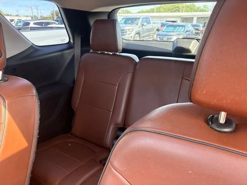Used 2018 Chevrolet Traverse High Country AWD/4WD image 11
