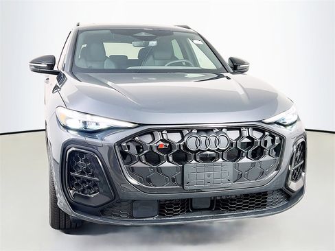 New 2025 Audi SQ5 Premium Plus image 2